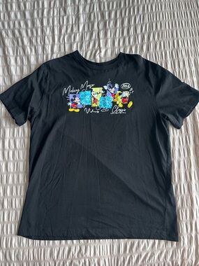 Disney Mickey Mouse Unisex Black Decades Graphic Tee (L)